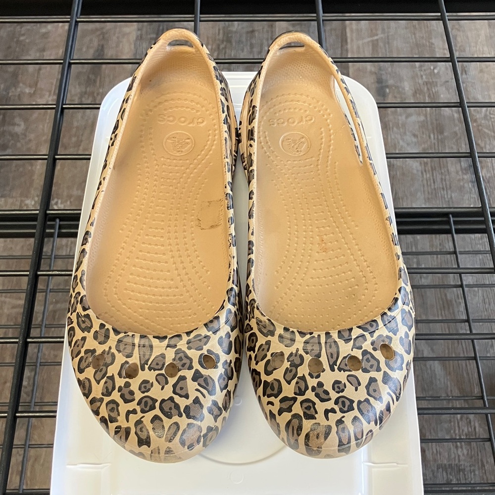 CROCS Women's Tan Leopard Flats
